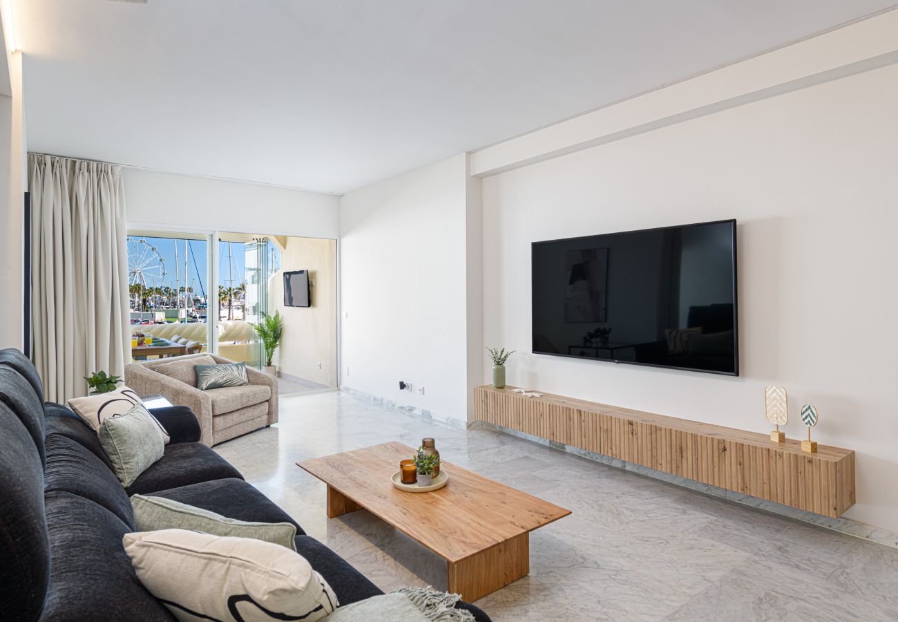 Appartement à Benalmádena - WintowinRentals Appartement Premium avec Terrasse et Vue Imprenable à Puerto Marina