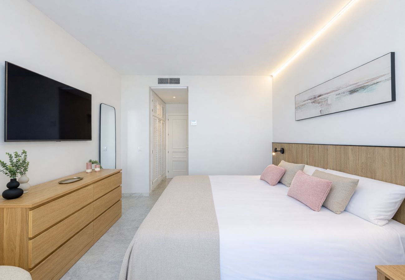 Appartement à Benalmádena - WintowinRentals Appartement Premium avec Terrasse et Vue Imprenable à Puerto Marina