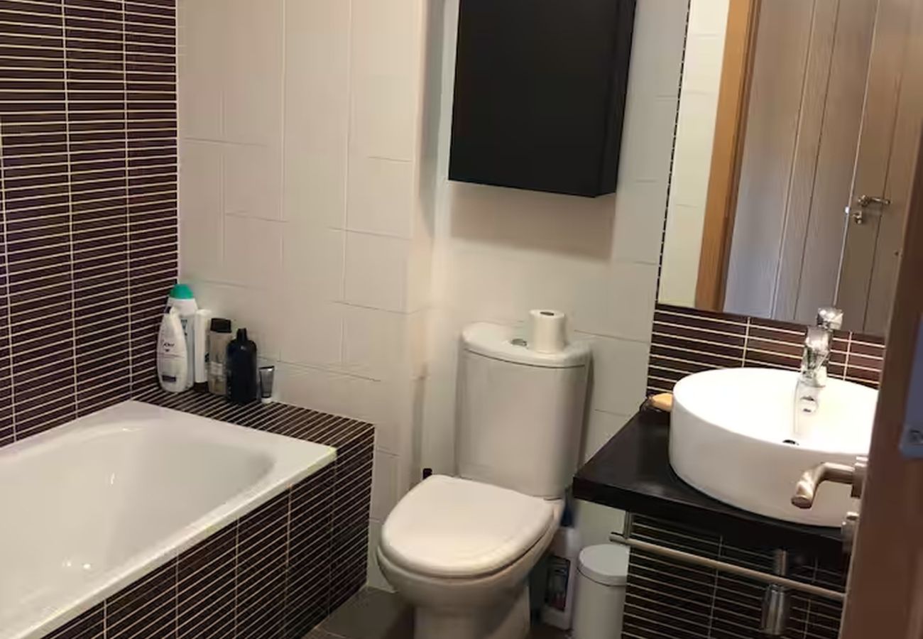 Appartement à Malaga - WintowinRentals SkyView Teatinos: Terrace, Bright & Open Views