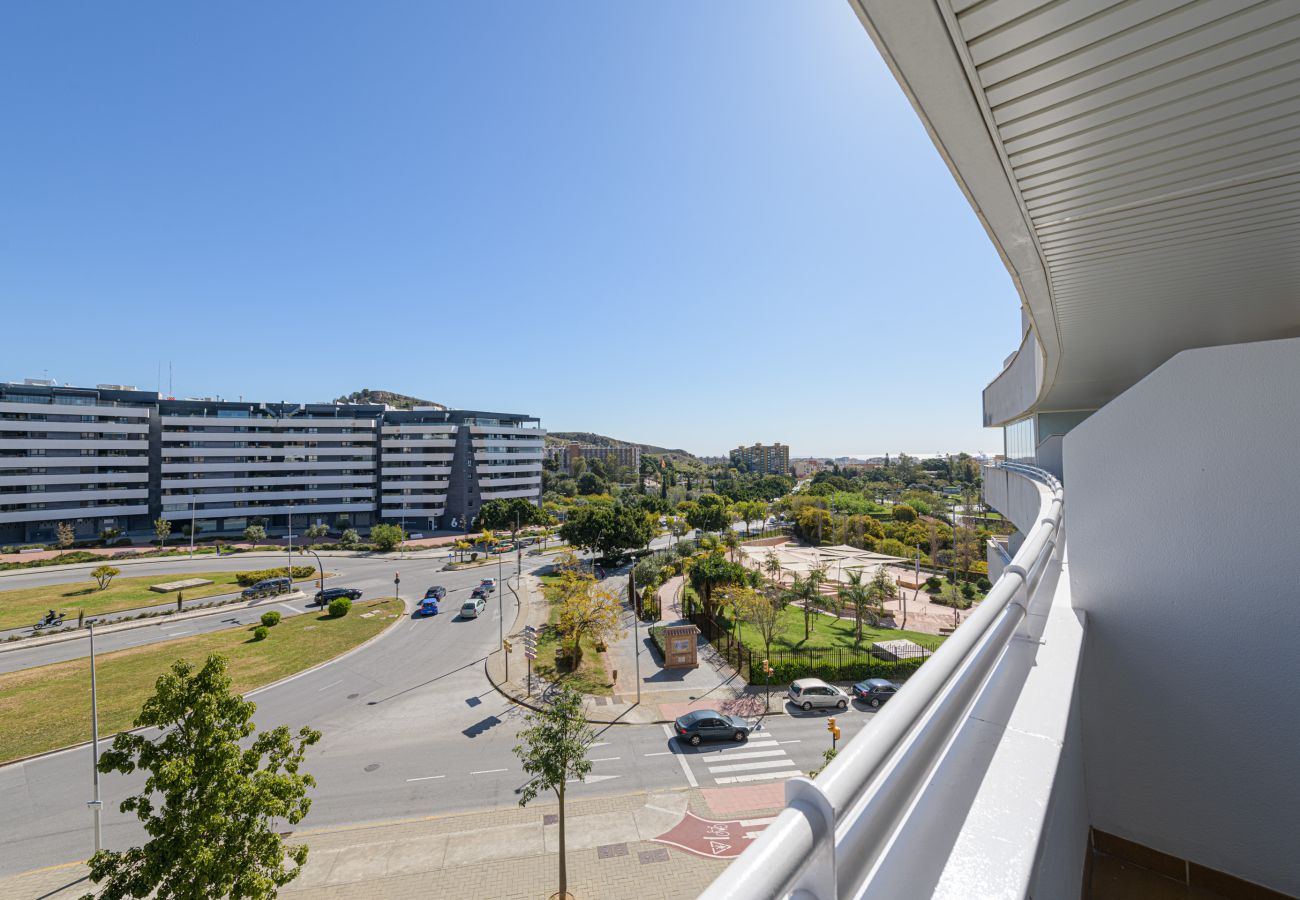 Appartement à Malaga - WintowinRentals SkyView Teatinos: Terrace, Bright & Open Views