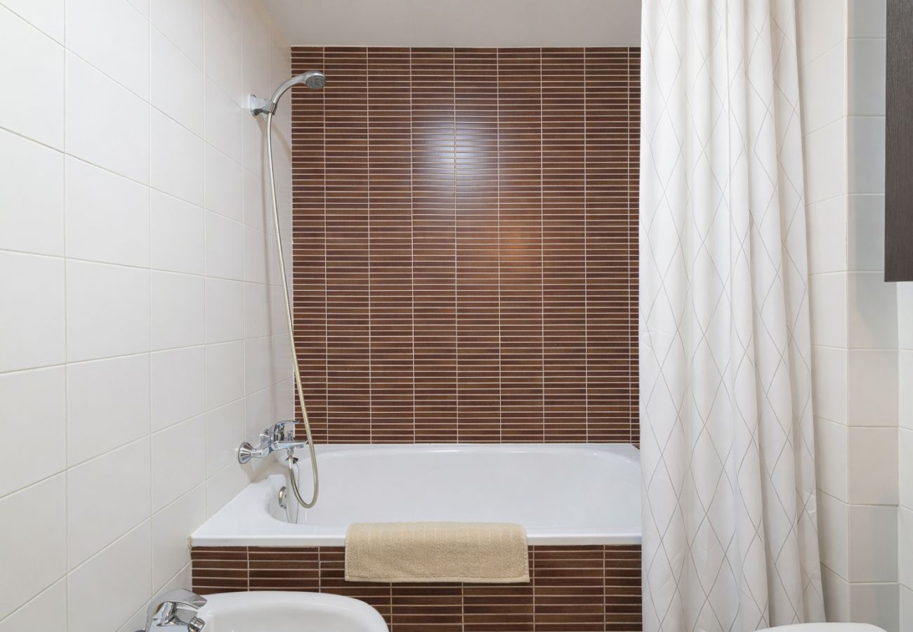 Appartement à Malaga - WintowinRentals SkyView Teatinos: Terrace, Bright & Open Views