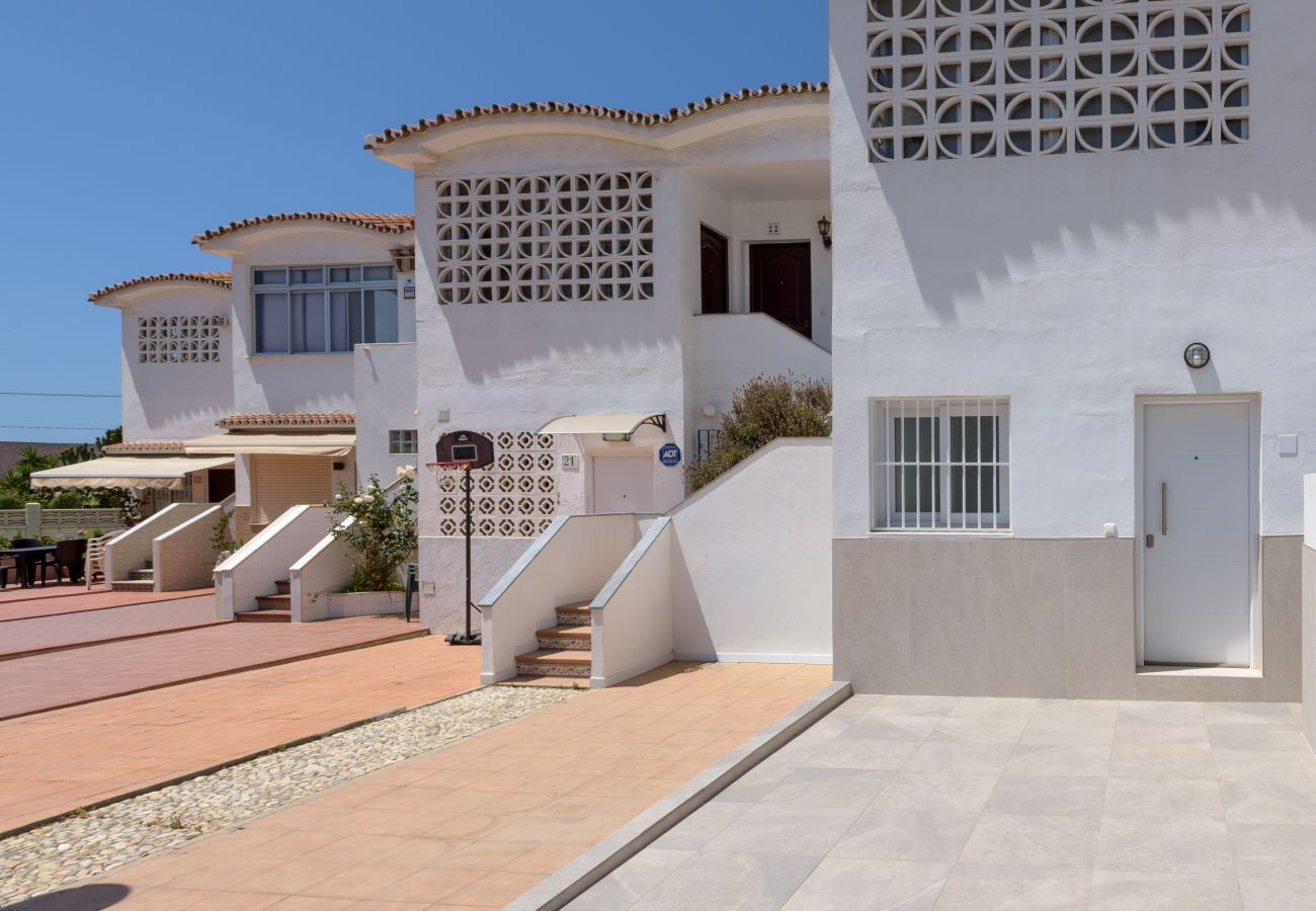 Maison à Rincón de la Victoria - WintowinRentals Maison en première ligne de plage avec terrasse