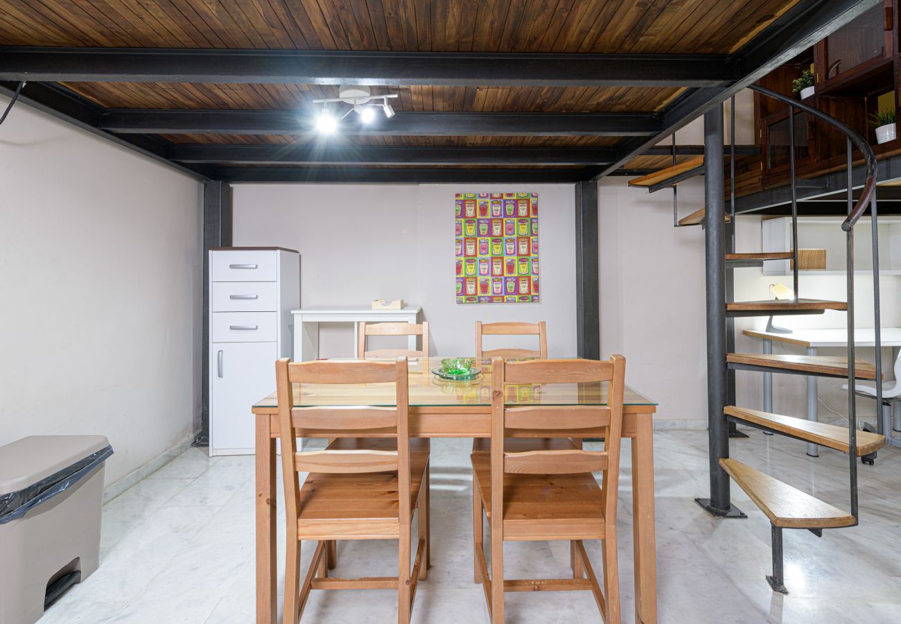 Studio à Malaga - WintowinRentals Studio Loft chaleureux pour deux près du centre historique de Málaga