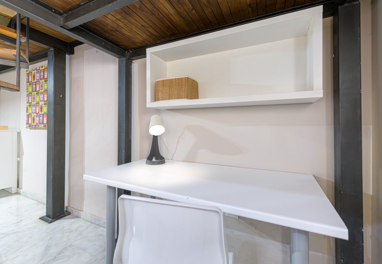 Studio à Malaga - WintowinRentals Studio Loft chaleureux pour deux près du centre historique de Málaga